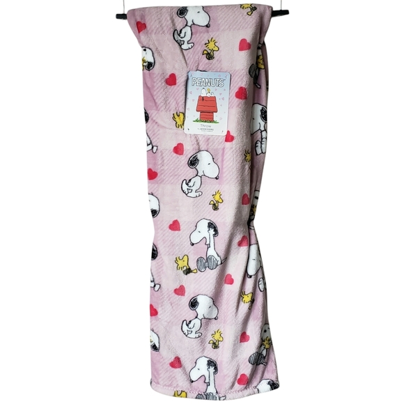 Peanuts Snoopy Valentines Day Plush Throw Blanket - Picture 2 of 7